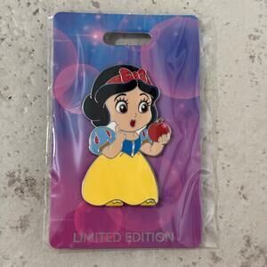 Disney Destination D23 2025 WDI MOG LE400 Chibi Heroines Princess Snow White Pin
